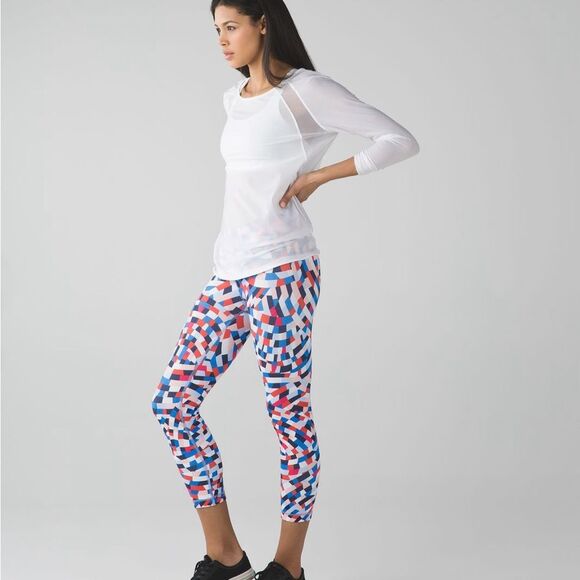 Lululemon | Wunder Under Crop III Capoeira Multi Abstract Design 6 - Picture 1 of 10